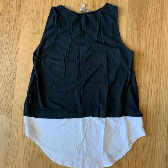 Banana Republic Black and White Sleeveless Tee Shirt - Size Petite Medium - Picture 3 of 3